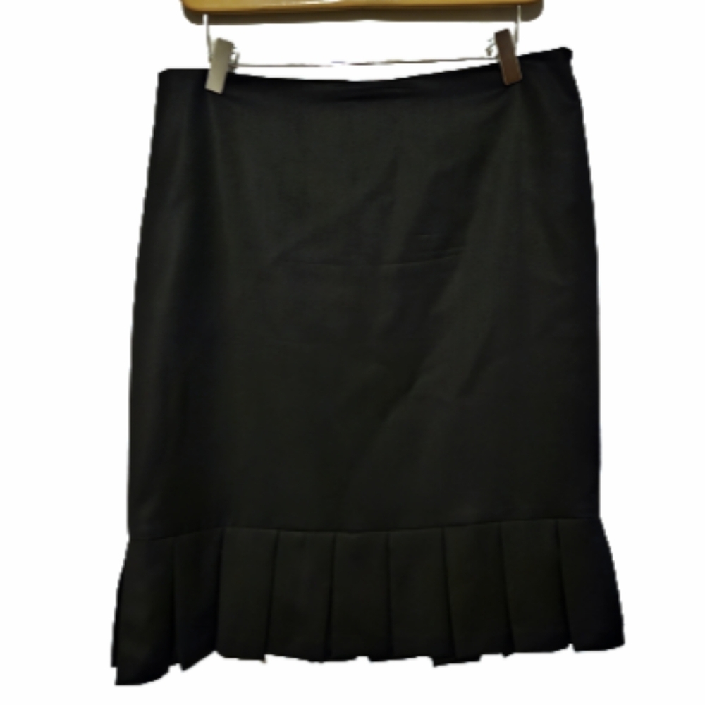 Holt Renfrew wool pleated pencil skirt